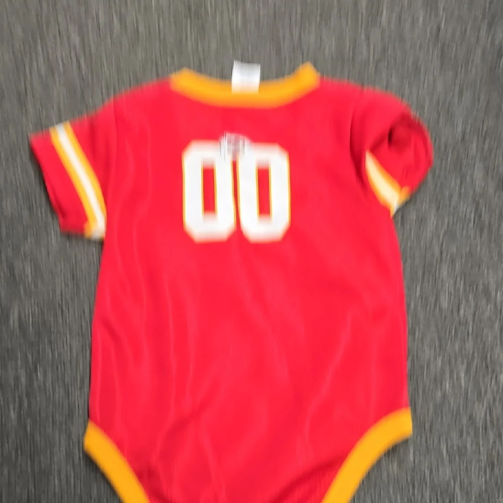 Kansas City Chiefs Infant Red & Yellow Team Logo Bodysuit